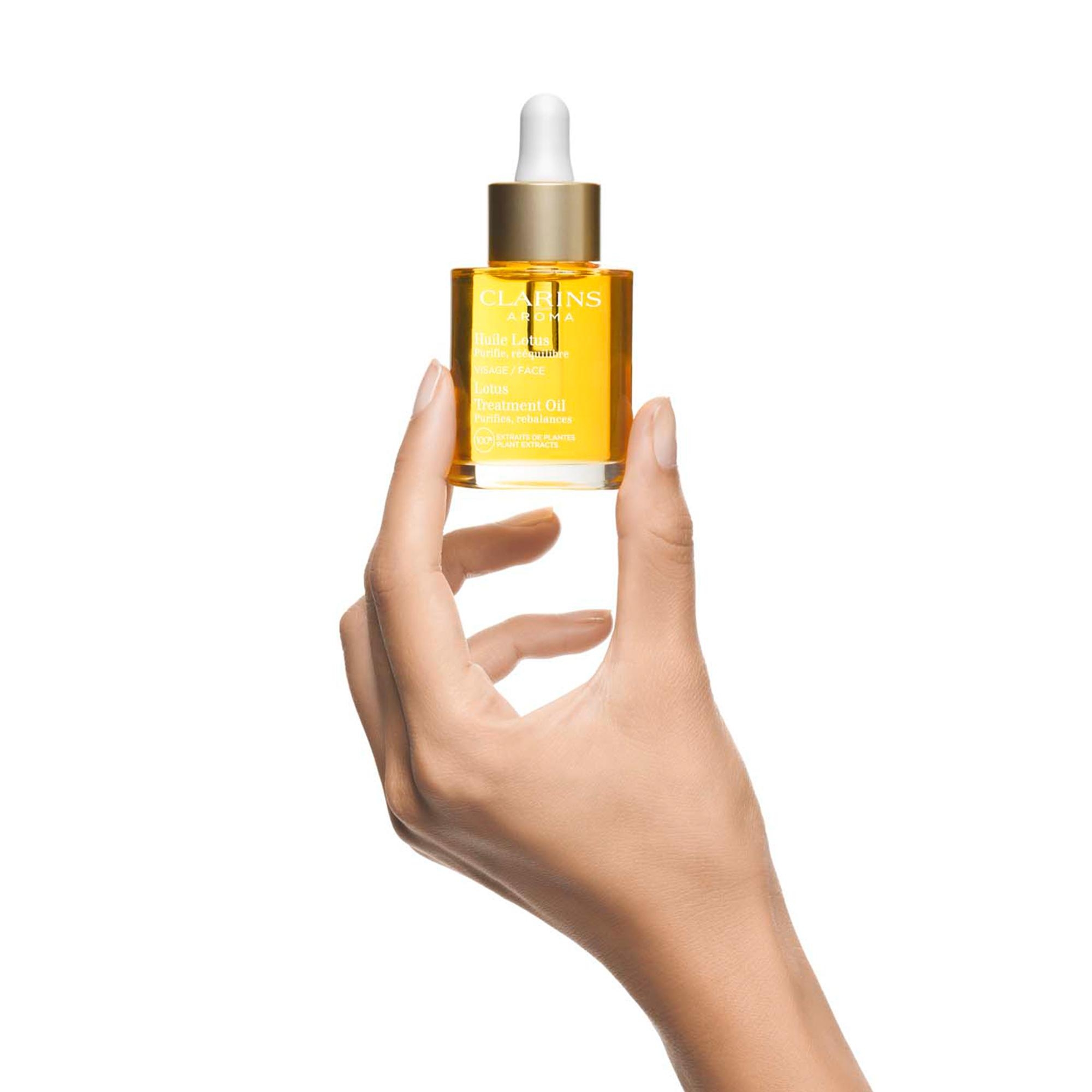 Lotus Treatment Oil Combination To Oily Skin