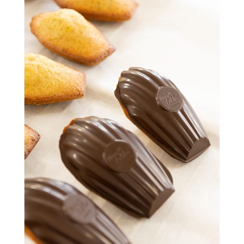 Traditional Madeleine With Dark Chocolate Shell