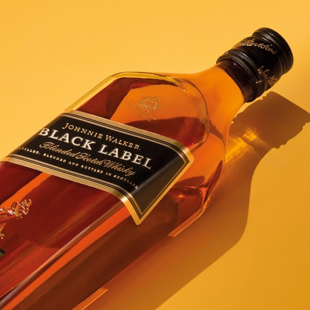 Black Label Aged 12 Years Blended Scotch Whisky