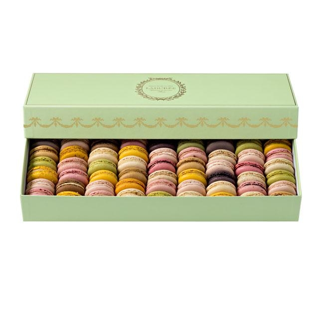 54 macarons gift box - Prestige