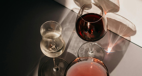 Plusieurs verres de vin