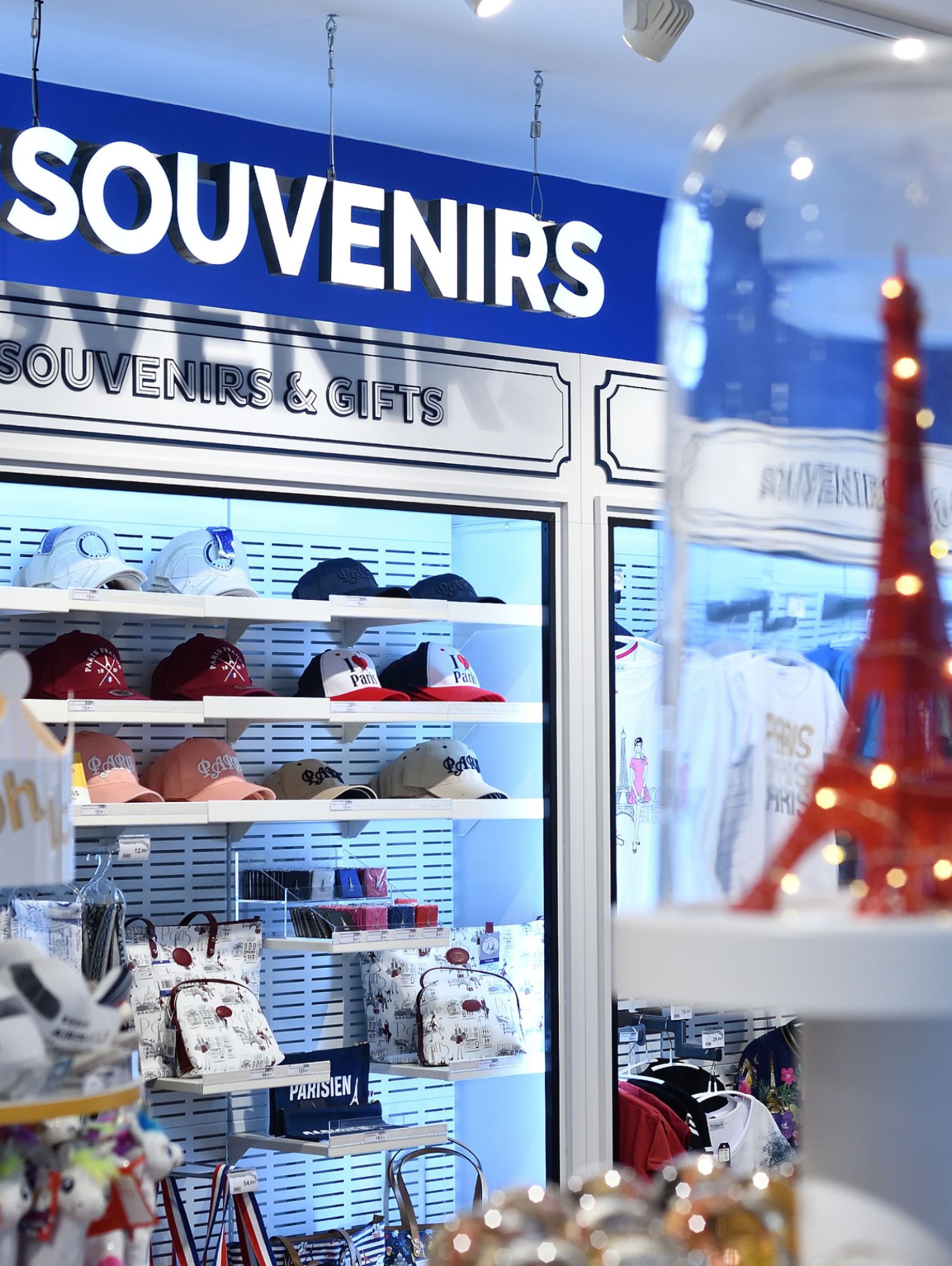 Vitrine souvenirs paris